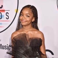 Marsai Martin dikenal sebagai aktris remaja yang membintangi serial Black-ish. Ia juga seorang penyanyi dan kini punya profesi baru yakni produser film.  Remaja yang tahun ini berusia 14 tahun itu akan memproduseri sebuah film berjudul Little. Foto: Instagram @marsaimartin