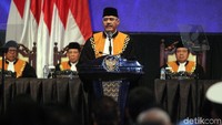 Acara ini diawali dengan penyampaian laporan akhir tahun 2018 MA dari Ketua MA Hatta Ali.