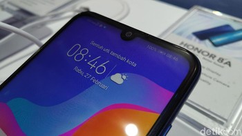 Kamera depannya memiliki kualitas 8MP. Foto: Muhamad Imron Rosyadi/detikINET