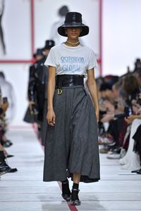 Di Paris Fashion Week, Dior Angkat Motif Kotak-kotak Jadi Tren