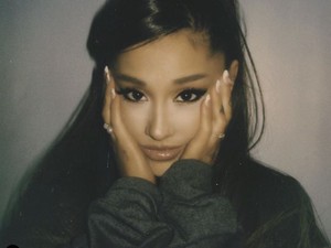 Ariana Grande Posting Kutipan soal Depresi, Ada Apa?