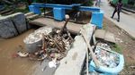 Jorok! Sampah Menumpuk di Kali Cibinong