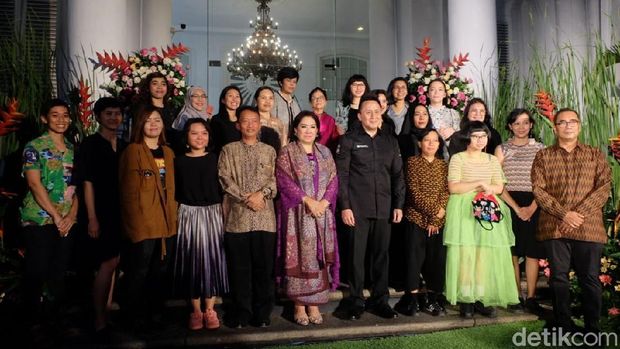 Ragam Karya 21 Perupa Perempuan Kontemporer Lewat Pameran 'Into the Future' 