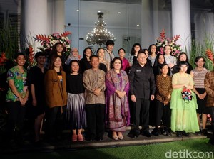 Buku Into the Future Ungkap Seluk Beluk 21 Perupa Perempuan