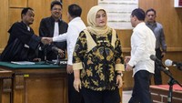 Neneng ditetapkan KPK menjadi salah satu terdakwa kasus suap perizinan Meikarta. 