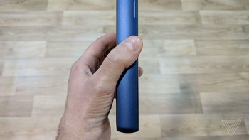 Bicara spesifikasi umum, Power Max P18K Pop punya layar 6,2 inch IPS LCD dengan resolusi 2.280 x 1.080 pixel. (Foto: The Verge)