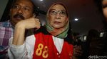 Gaya Ratna Sarumpaet Tiba di Pengadilan untuk Sidang Perdana