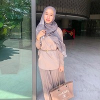 Brand hijab besutan Bella itu memang sudah membuka gerai di Kuala Lumpur. Tak heran, jika Bella membuat produk yang sesuai dengan selera pasar di sana. Foto: Instagram/LaudyaCynthiaBella