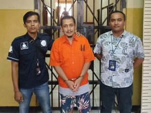 Polri Serahkan Kreator Hoax Surat Suara Tercoblos ke Kejari Jakpus