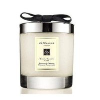 Tas itu berisi lilin dari Jo Malone US$ 67 atau Rp 941 ribuan. Dok. Ist.