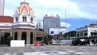 Rencananya, alun-alun tersebut akan dilengkapi tribun dan amphiteater serta pusat UKM di bawah tanah Jalan Yos Sudarso.