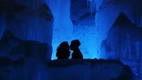 Pemandangan yang memukau dan pengalaman mengunjungi kastil es layaknya di Film Frozen membuat The Winter Wonderland banjir pengunjung.
