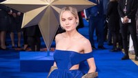 Brie tampil menawan dengan dress biru menyapu lantai. Jeff Spicer/Getty Images