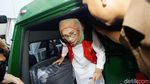 Gaya Ratna Sarumpaet Tiba di Pengadilan untuk Sidang Perdana