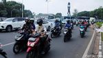 Kemacetan Imbas Arak-arakan di Jalan Sudirman