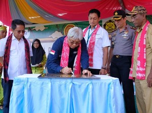 Dirjen Minerba Resmikan Fasilitas Olahraga Milik Antam di Halmahera
