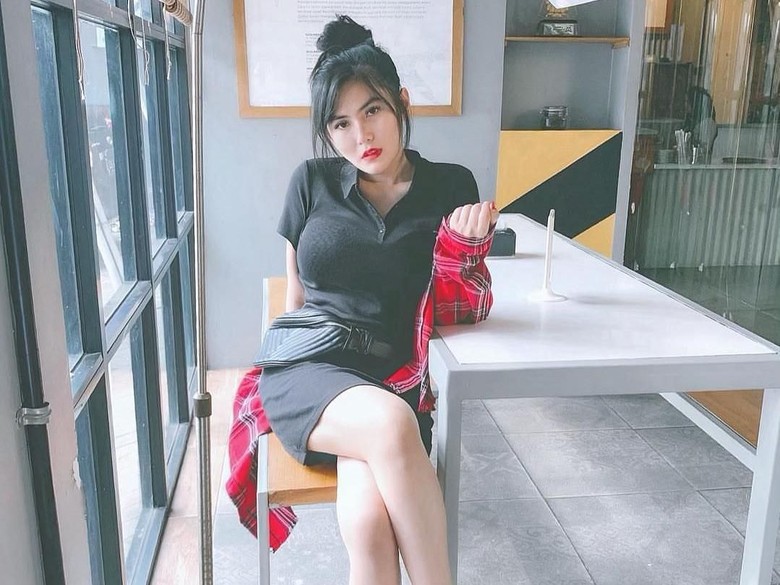 Pacari Pengusaha, Angela Lee Diberi Apartemen dan Mobil Mewah Pacari Pengusaha, Angela Lee Diberi Apartemen dan Mobil Mewah