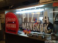 Pizza Mangkok : Uniknya Pizza Enak Dengan Keju Mulur Berlimpah 