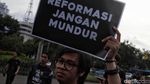 Aksi Kamisan Tolak Dwifungsi TNI