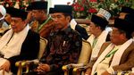 Gaya Jokowi Saat Temui Ulama se-Jawa Barat di Istana Negara