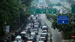 Kemacetan Imbas Arak-arakan di Jalan Sudirman