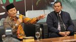 HNW Bicara Hoax dan Pose 2 Jari Ratna Sarumpaet