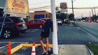 Sedangkan foto ini saat dia berada di Texas, Amerika Serikat (elisabethtnt/Instagram)