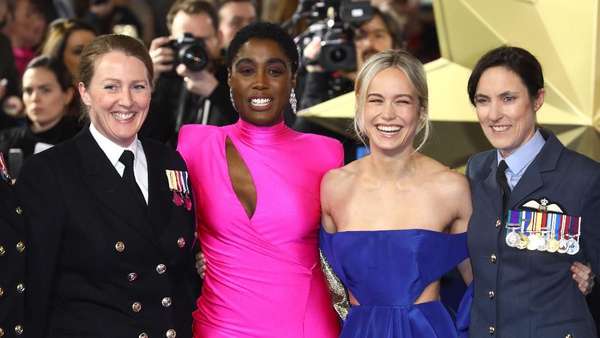 Saat Brie Larson Bertemu si Kecil Carol Danvers Saat Brie Larson Bertemu si Kecil Carol Danvers