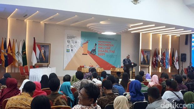  Pokja Koalisi Nasional Organisasi Penyandang Disabilitas dan KPU menggelar debat timses capres-cawapres