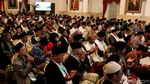 Gaya Jokowi Saat Temui Ulama se-Jawa Barat di Istana Negara