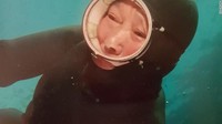 Kim berasal dari Pulau Jeju, bekerja sebagai Haenyeo atau penyelam pencari tiram hingga tahun 2017. Ia berhenti ketika kesehatannya memburuk dan suaminya, Kim Sung-do meninggal Oktober tahun lalu (CNN Travel +)