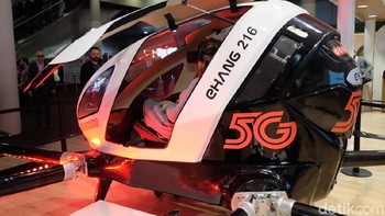 Taksi terbang ini merupakan salah satu pilot project dari implementasi 5G yang dijalankan Ooredoo. (Foto: detikINET/Ardhi Suryadhi)