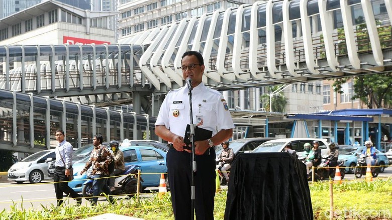 Gunakan Dana KLB untuk Bangun JPO, Anies: Itu Sisa Sebelumnya Gunakan Dana KLB untuk Bangun JPO, Anies: Itu Sisa Sebelumnya