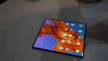 Ketika direntangkan menjadi tablet. Foto: Huawei