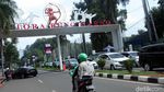 Kemacetan Imbas Arak-arakan di Jalan Sudirman