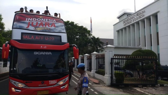 Rombongan Konvoi Timnas U-22 Tiba di Istana Negara