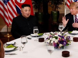 Makan Malam Bersama, Trump dan Kim Jong Un Makan Pir Kimchi dan Chocolate Lava Cake