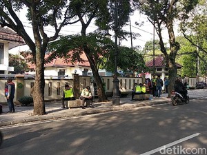 Jelang Sidang Habib Bahar, Polisi Jaga Ketat PN Bandung