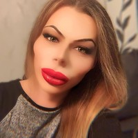 Pria yang mengaku memiliki gender netral itu punya bibir yang sangat tebal efek dari filler yang dilakukannya setiap hari.  Foto: dok. Facebook (Patrick Mast)