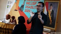Debat itu mengambil tema mengenai hak disabilitas.