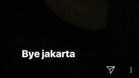 Luna berangkat ke Tanah Suci teoat di momen Reino Barack dan Syahrini bersatu dalam ijab kabul di Jepang. Foto: Instagram Luna Maya