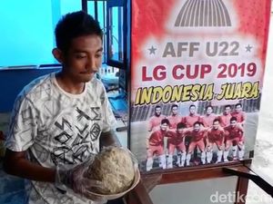Rayakan Kemenangan Timnas U-22 dengan Bakso Sebesar Bola