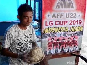 Rayakan Kemenangan Timnas U-22 dengan Bakso Sebesar Bola