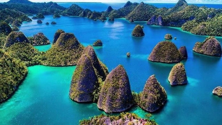 Mengenal Wayag Raja Ampat, Tempat Kapal Pesiar Asing Kandas