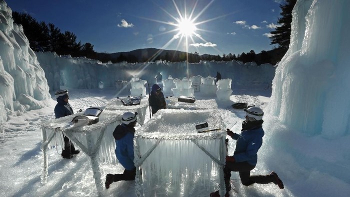 Kawasan New Hampshire di AS terkenal dengan wisata kastil es yang mendunia. Salah satunya kastil es terbaru mereka yang disebut terbesar di Amerika. Penasaran?
