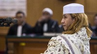 Bahar bin Smith melakukan penganiayaan terhadap dua remaja berinisial CAJ (18) dan MKUAM (17). Keduanya dianiaya lantaran mengaku-ngaku sebagai Bahar saat di Bali. Keduanya dianiaya di pondok Pesantren (ponpes) Tajul Alawiyyin di Pabuaran, Kecamatan Kemang, Kabupaten Bogor, Jawa Barat. Ponpes itu diketahui milik Bahar