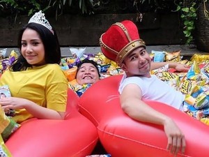 Tak Gengsi, 5 Artis Papan Atas Ini Jualan Keripik Umbi