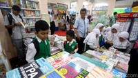 IBF 2019  diikuti  213 penerbit buku dari  Indonesia maupun mancanegara dengan 48.250 judul dan 3,6 juta eksemplar buku.