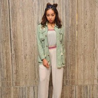 Sebelumhya aktris yang banyak bermain sinetron di TV3 itu membantah habis tuduhan Bella soal dirinya menjadi pelakor. Jangan fitnah, Aliff dan saya keluar sebagai kawan dan nothing serious between us. Tolong bagi bukti pd saya yang saya mabuk ? Please guys! And to @bellaastillah saya tak suka u kecoh tunjuk orang yang saya mabuk teruk tanpa bukti, demikian tulisnya di Insta Story. Foto: Dok. Instagram @oktoviamanrose