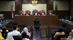Begini Ekspresi Eni Saragih Usai Divonis 6 Tahun Penjara
